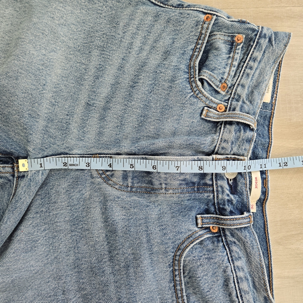 Levi's Wedgie Icon Fit Jeans, Size 26, Light Wash - Picture 10 of 13